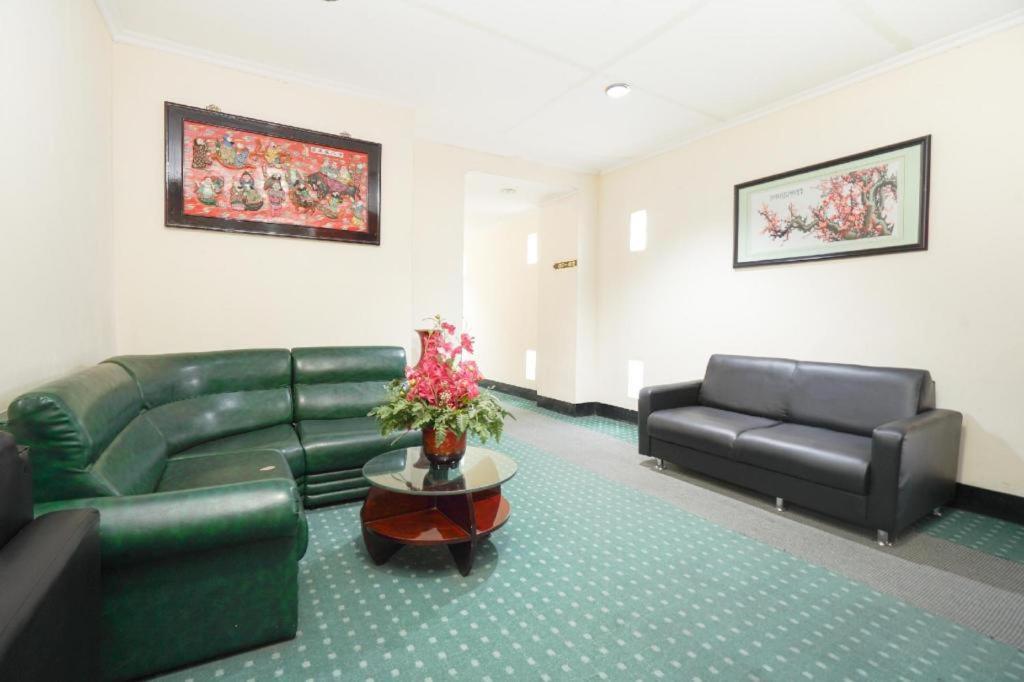 New Grand Park Hotel Surabaya Eksteriør bilde