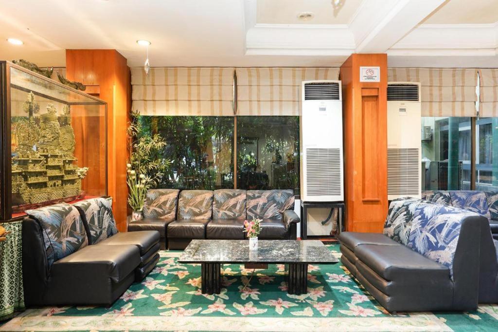 New Grand Park Hotel Surabaya Eksteriør bilde