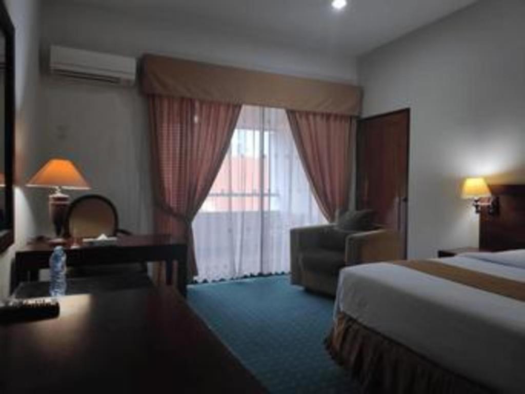 New Grand Park Hotel Surabaya Eksteriør bilde