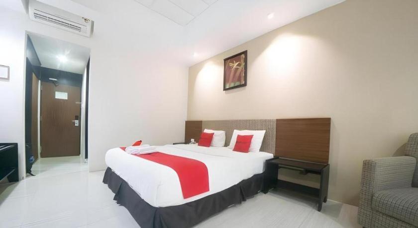 New Grand Park Hotel Surabaya Eksteriør bilde