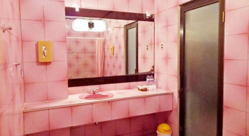 New Grand Park Hotel Surabaya Eksteriør bilde