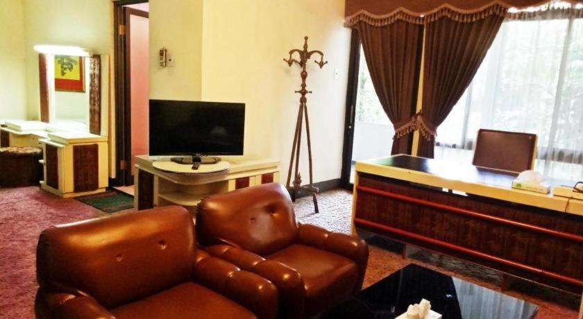 New Grand Park Hotel Surabaya Eksteriør bilde