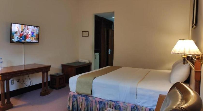New Grand Park Hotel Surabaya Eksteriør bilde