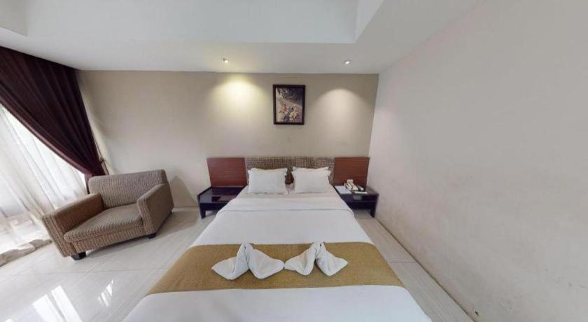 New Grand Park Hotel Surabaya Eksteriør bilde
