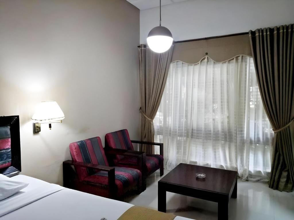 New Grand Park Hotel Surabaya Eksteriør bilde